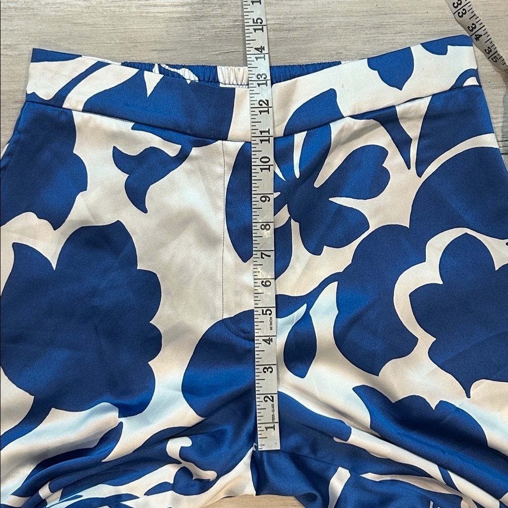 House of Harlow blue white floral wide leg satin pants size large - Picture 6 of 10
